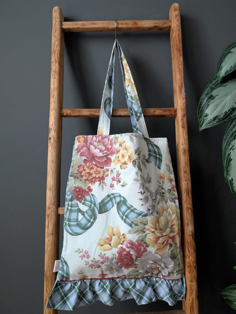 Tote Bag - coquette ruffle