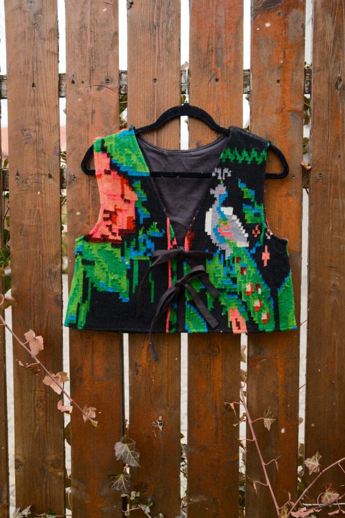 Folk Vest - the birds