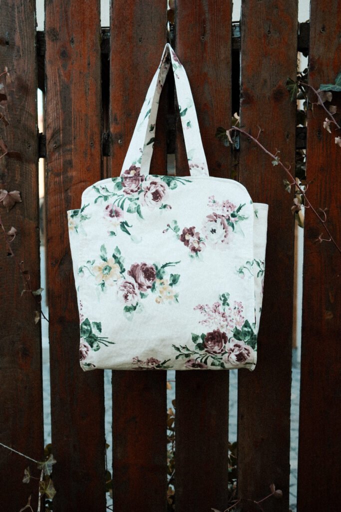 Tote bag - floral w/ white background
