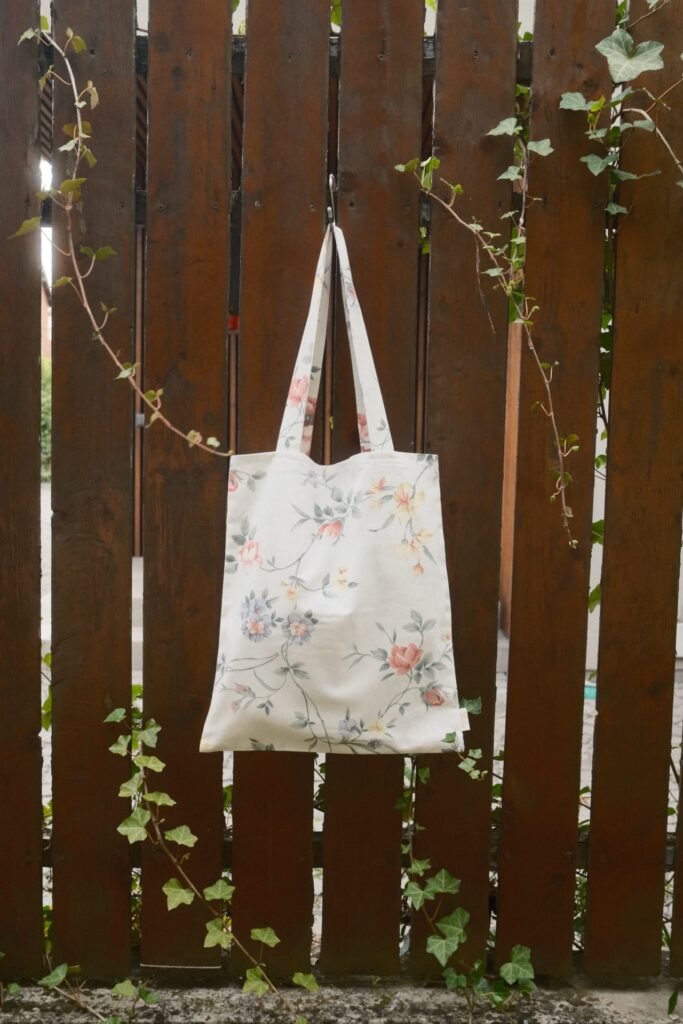 Tote bag - soft vintage flowers