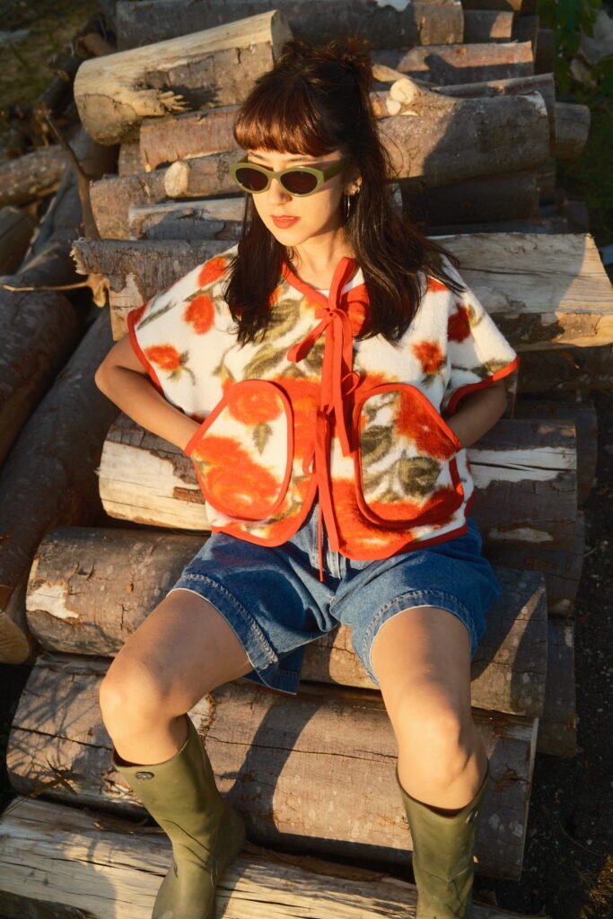 Blanket vest - roses