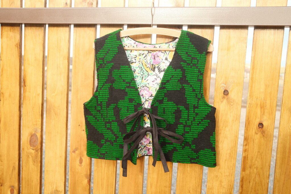 Folk vest - S/M - green&black