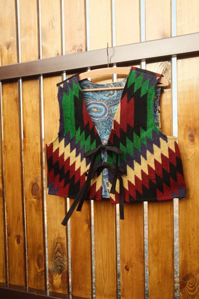 Folk vest - M/L - zig zag